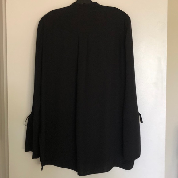 DESRA SILK BLOUSE. - Picture 6 of 8